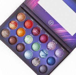 🧡🧡BH Cosmetics Galaxy Chic Palette 💜💜